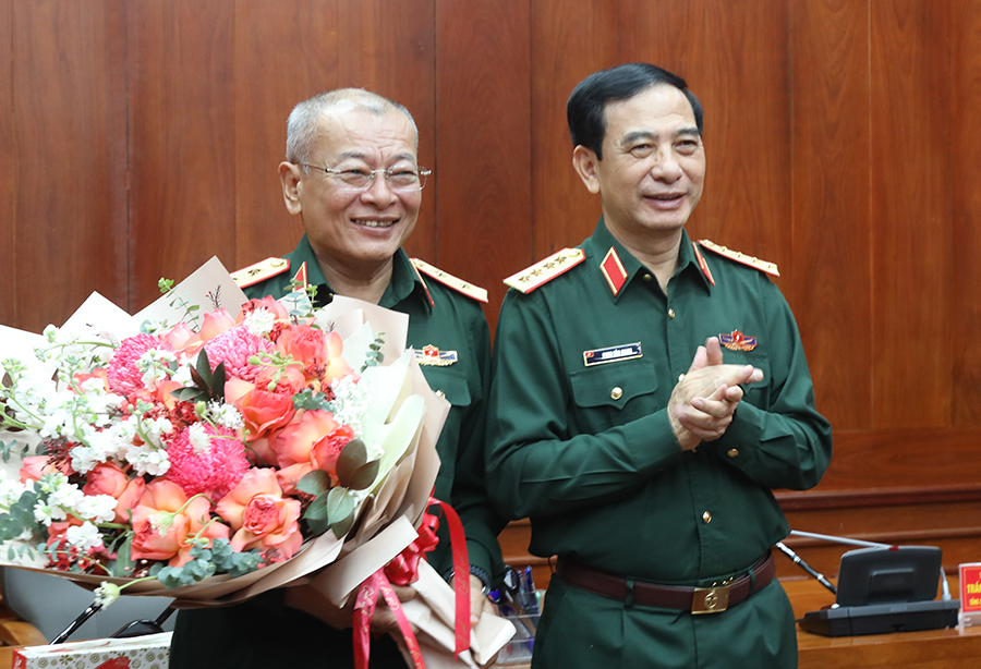 Trung tướng Phạm Ngọc Hùng bàn giao chức trách, nhiệm vụ Tổng cục trưởng Tổng cục II, Bộ Quốc phòng- Ảnh 2.