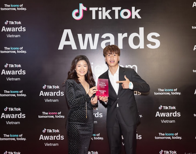 Nguyễn Việt Anh được vinh danh tại TikTok Awards 2024 - Ảnh 1.