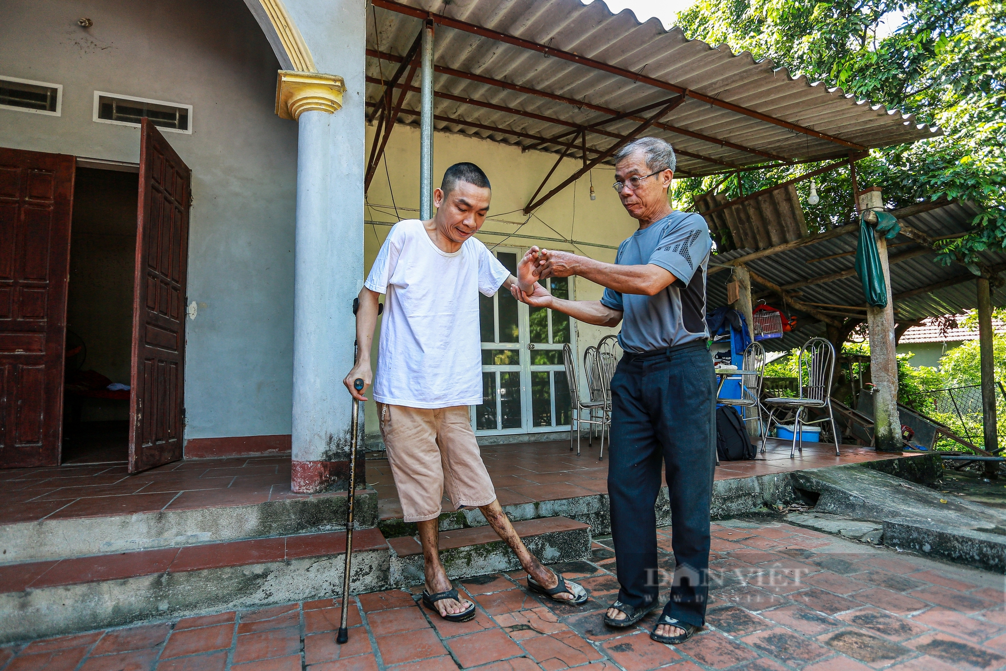 Xót xa cảnh người bố tàn tật lết từng bước chân mưu sinh nuôi con ăn học ở Vĩnh Phúc - Ảnh 19.