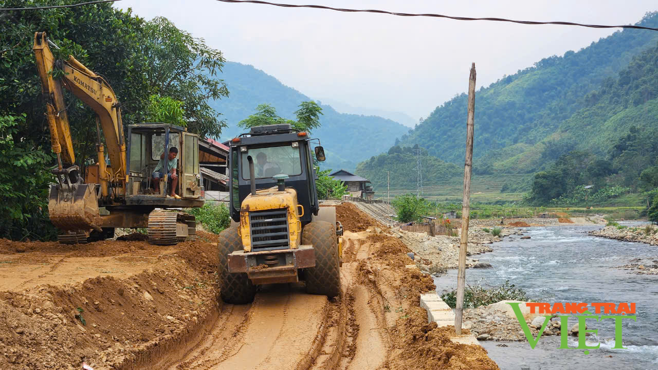 Mường Tè dồn lực thi công kè bảo vệ khu dân cư bản Nà Hừ 1, 2- Ảnh 2.