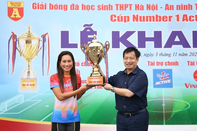 Giải bóng đá học sinh THPT Hà Nội - Báo An ninh Thủ đô 2024 chính thức khai mạc - Ảnh 1.