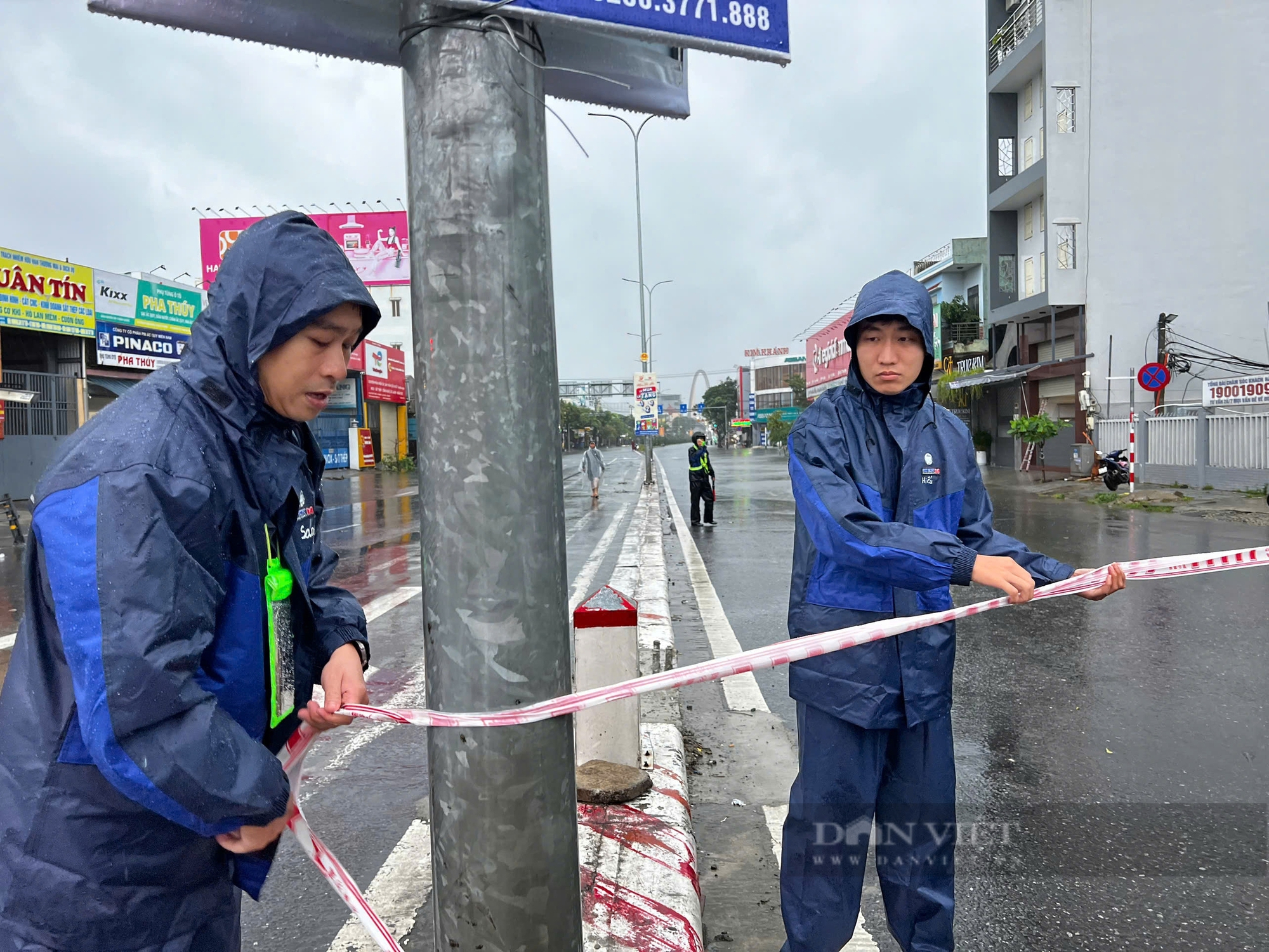 Mưa trắng trời từ sáng sớm, Đà Nẵng ngập trong nước - Ảnh 5.