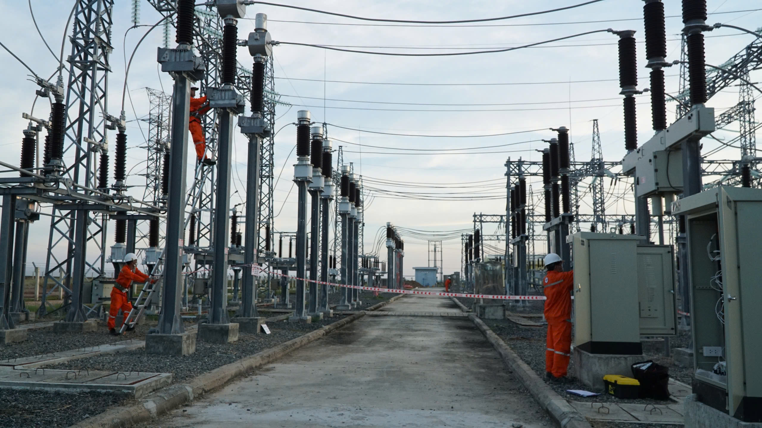 Đóng điện, đưa vào vận hành hàng loạt công trình lưới điện 110kV trọng điểm khu vực phía Nam - Ảnh 3.