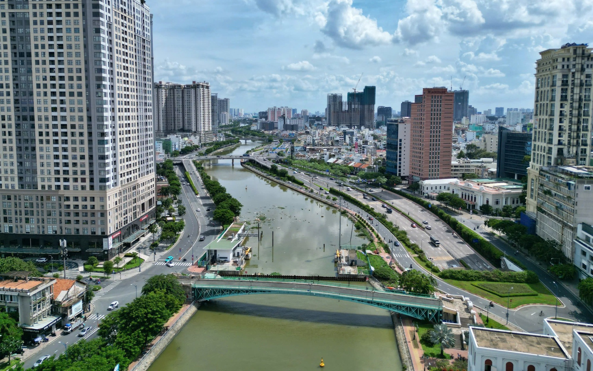 Thủ tướng yêu cầu khẩn trương giải quyết dứt điểm các dự án tồn đọng - Ảnh 2.