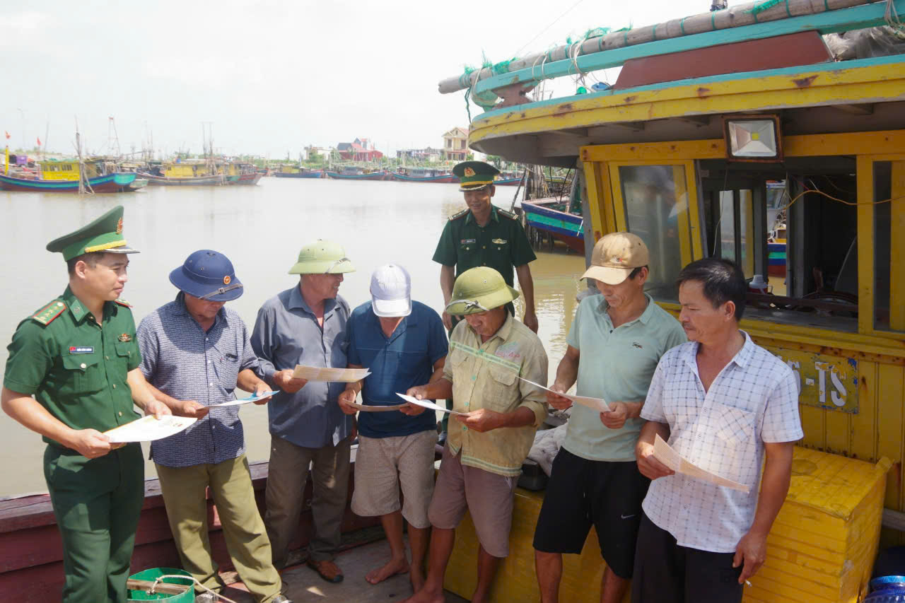 Phó Chủ tịch TƯ Hội NDVN Đinh Khắc Đính: Nông dân có vai trò đặc biệt quan trọng trong bảo vệ an ninh Tổ quốc - Ảnh 2.