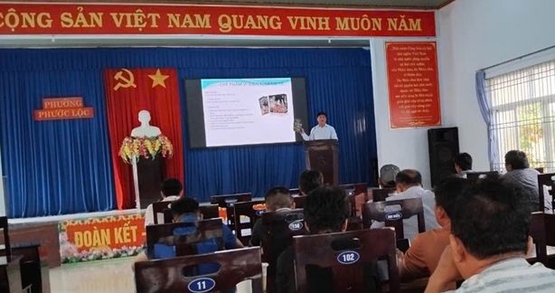 Bình Thuận: Mở khóa đào tạo lớp thuyền trưởng tàu cá hạng II, tuyên truyền ATGT - Ảnh 1.