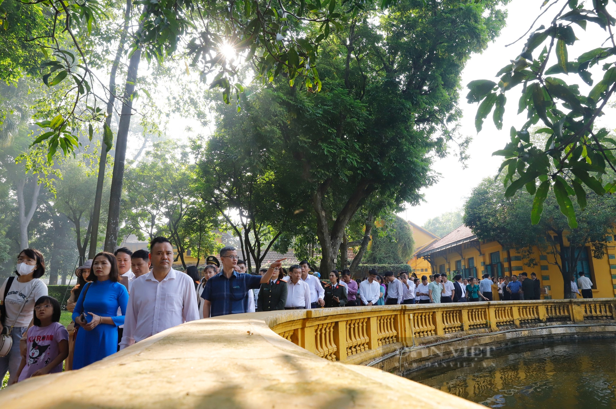 Hội viên nông dân tiêu biểu vui mừng thăm Khu di tích Chủ tịch Hồ Chí Minh- Ảnh 3.