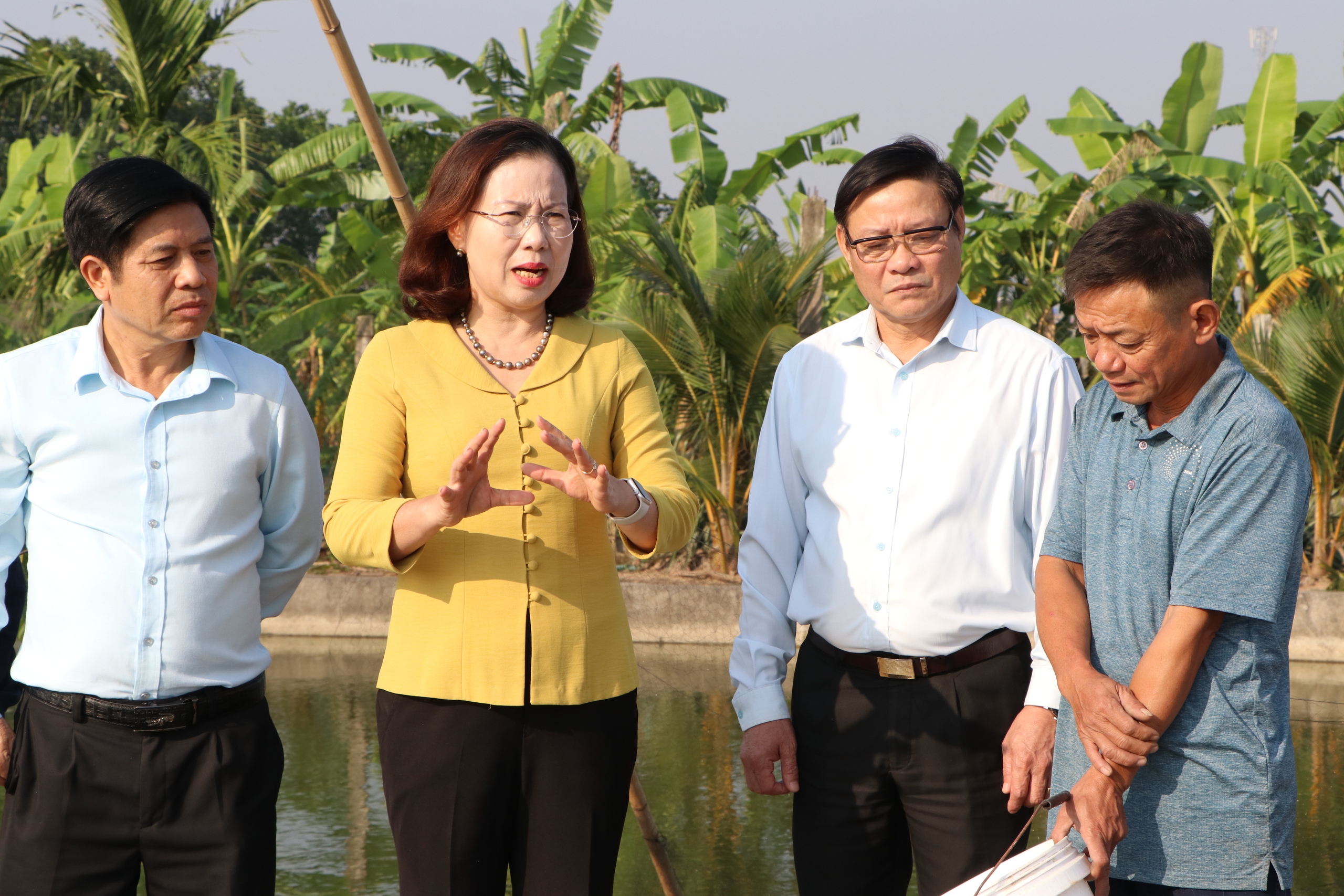 Làm việc với Hội ND xã Trọng Quan (Thái Bình), Phó Chủ tịch Hội NDVN Bùi Thị Thơm yêu cầu làm tốt 6 nhiệm vụ- Ảnh 2.