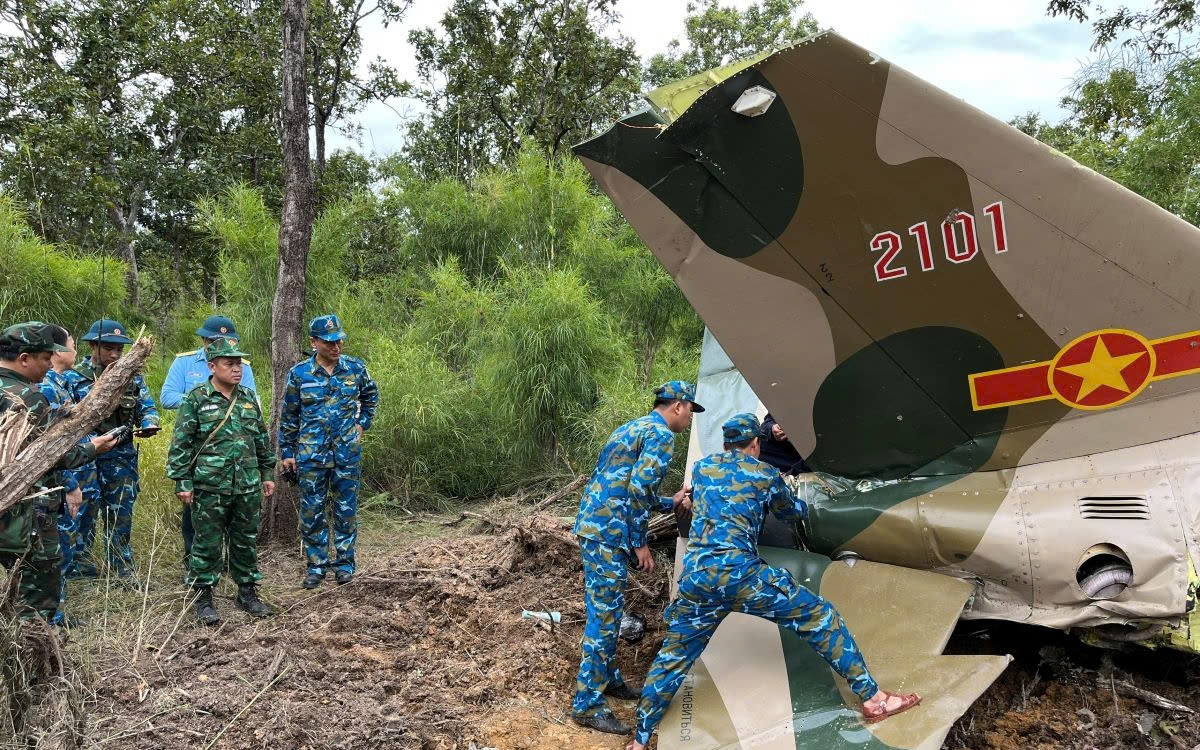 TIN NÓNG 24H QUA: “Phi công trẻ” đâm trọng thương người tình hơn 11 tuổi; tin mới vụ máy bay rơi - Ảnh 3.