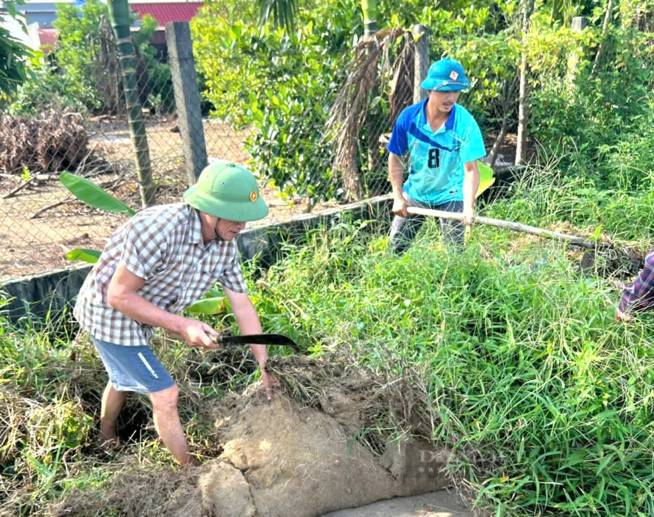 Hội Nông dân Kim Sơn: Thực hiện tốt việc giám sát giữ gìn vệ sinh và cải tạo cảnh quan môi trường - Ảnh 9.