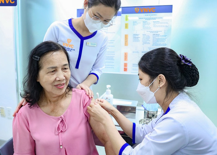 Đề xuất đưa vaccine sốt xuất huyết vào chương trình tiêm chủng mở rộng- Ảnh 1.