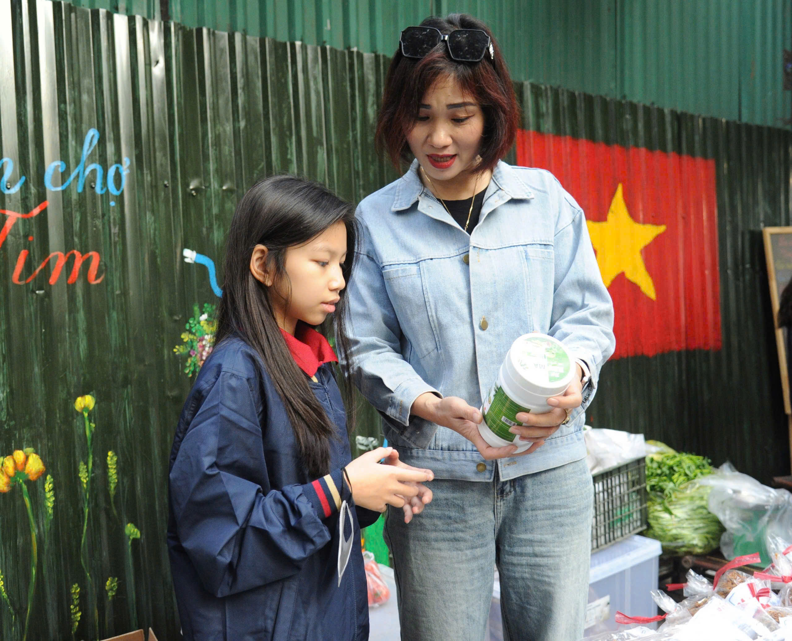 “Đến với “Bữa Cơm Yêu Thương”, chúng em hiểu rõ tinh thần “tương thân tương ái” - Ảnh 12.