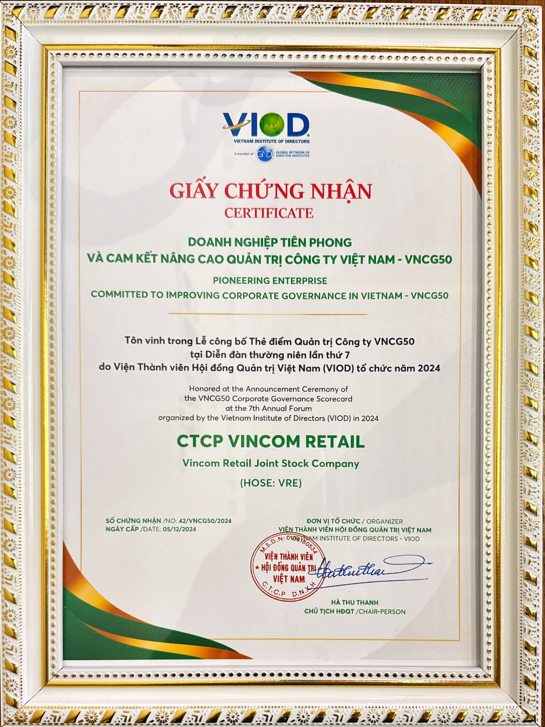 Vincom Retail được vinh danh trong Top 25 Thương hiệu dẫn đầu và Top 50 doanh nghiệp quản trị xuất sắc nhất tại Việt Nam - Ảnh 2.