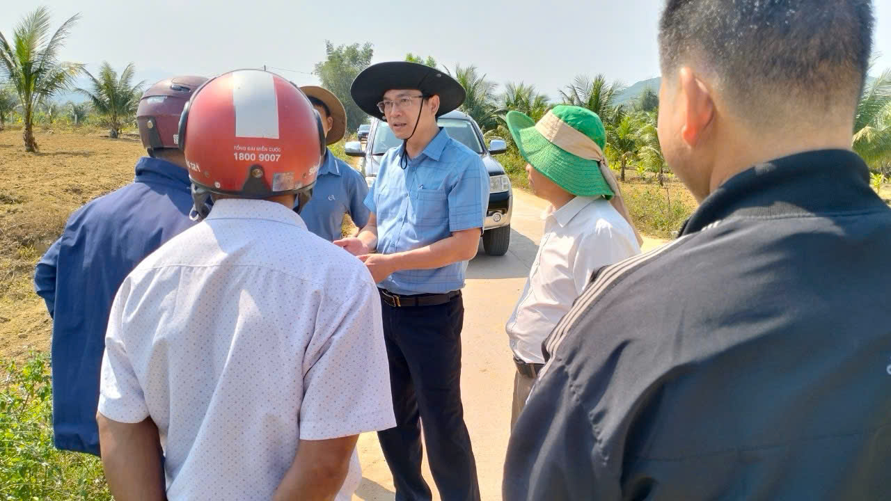 Tập trung nâng cao thu nhập cho người dân, một huyện miền núi của Quảng Ngãi “thay áo mới”- Ảnh 2.