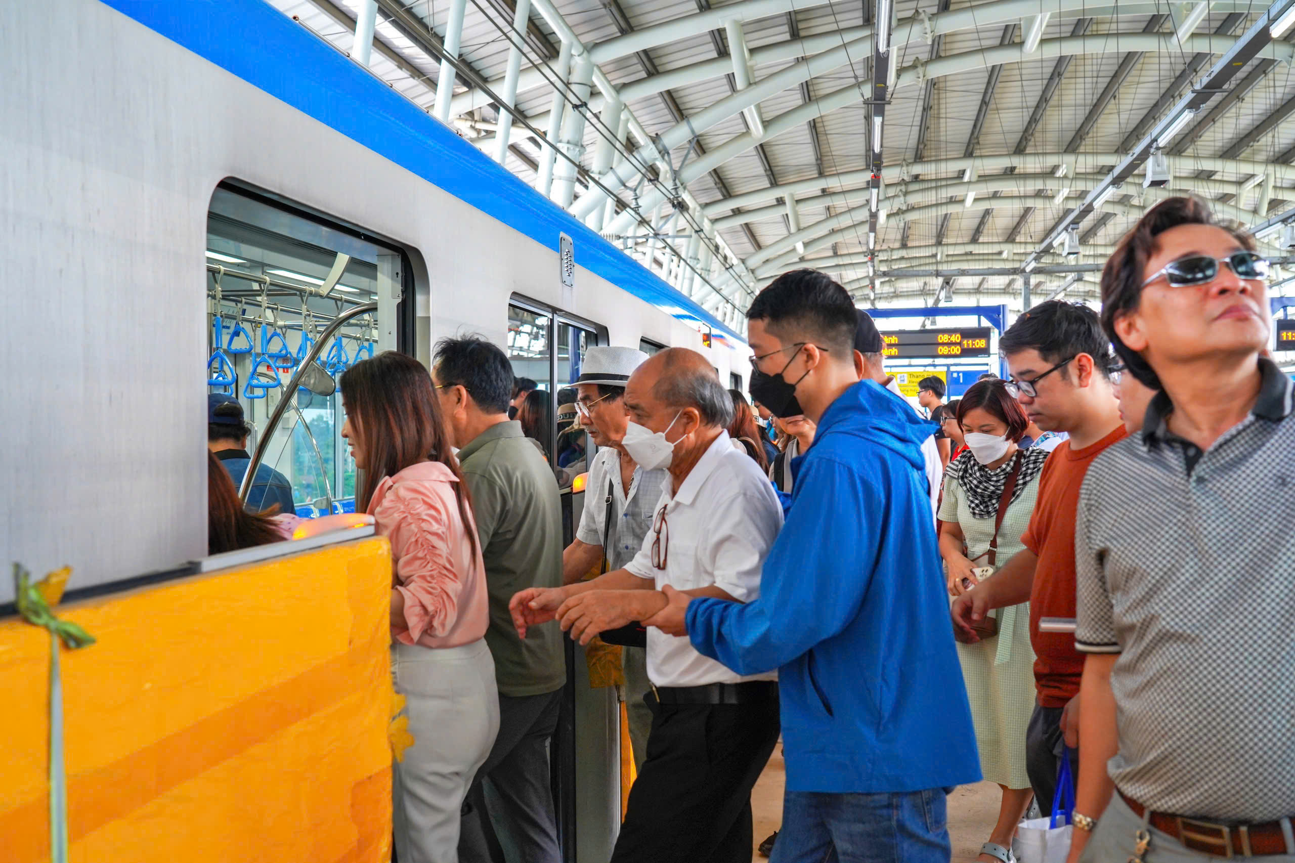 Sử dụng vé điện tử thanh toán khi đi Metro số 1 cách nào? - Ảnh 1.