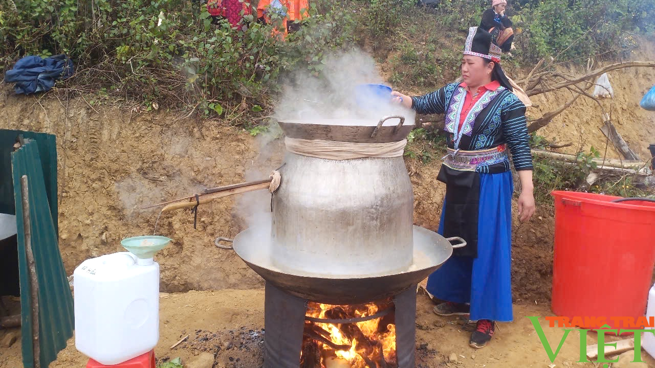 Rượu Hang Chú đặc sản của vùng cao huyện Bắc Yên - Ảnh 4.