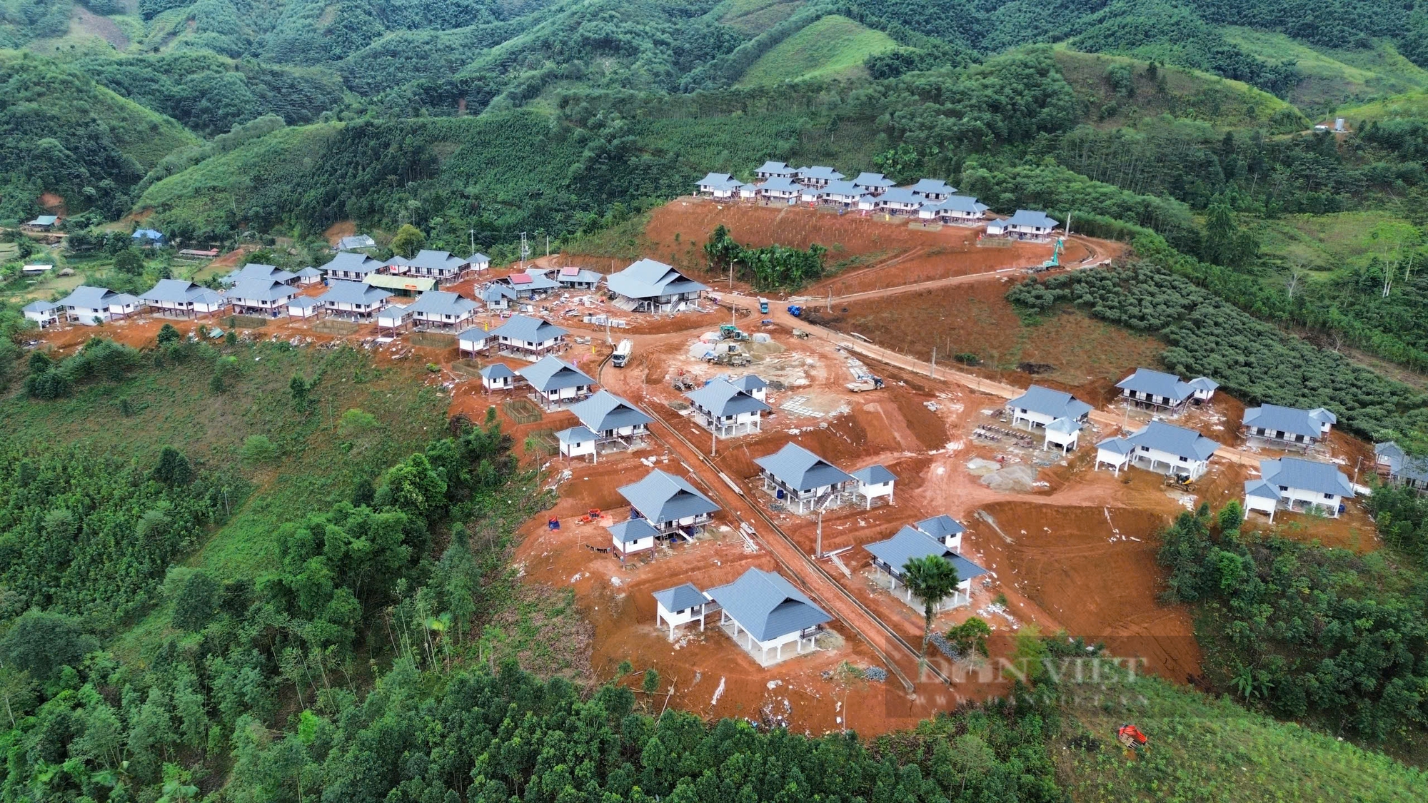 "Tấm áo mới" tại Làng Nủ trước ngày bàn giao khu tái cư cho bà con- Ảnh 1.