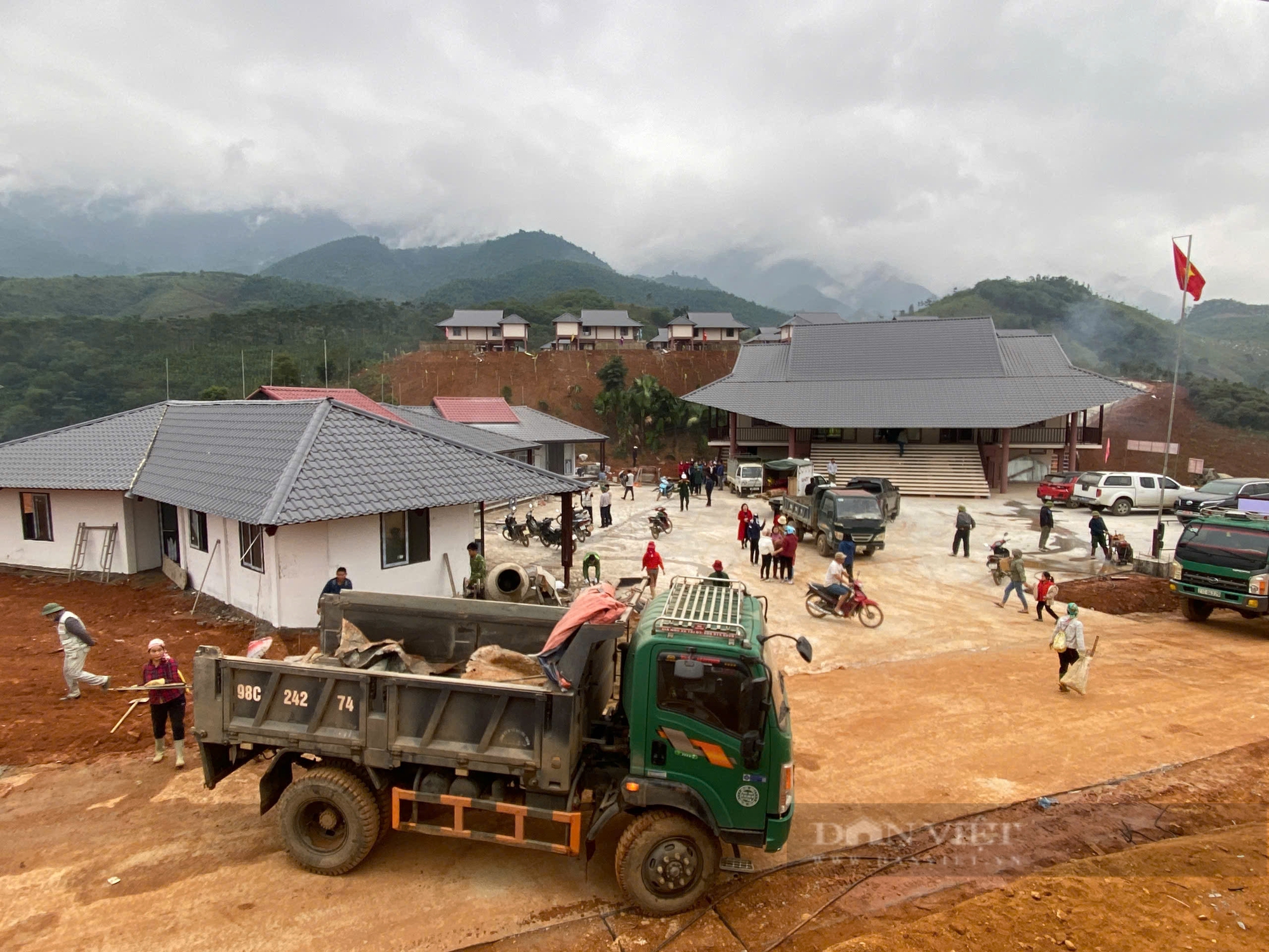 "Tấm áo mới" tại Làng Nủ trước ngày bàn giao khu tái cư cho bà con- Ảnh 15.