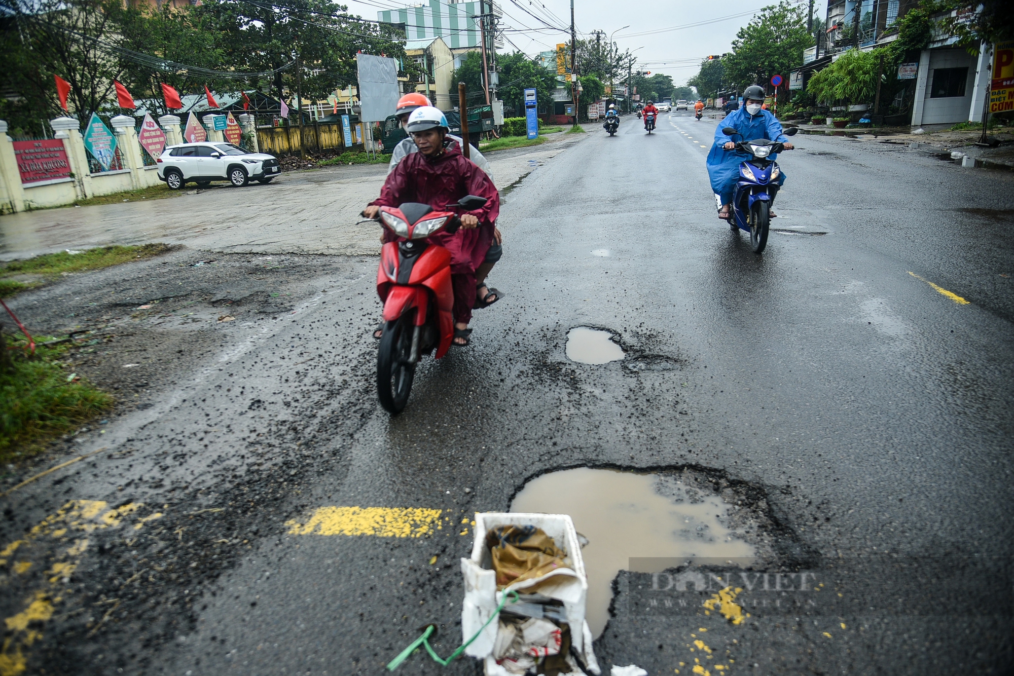 Đà Nẵng: Chi chít “ổ gà”, “ổ voi” trên tuyến quốc lộ 14B- Ảnh 15.