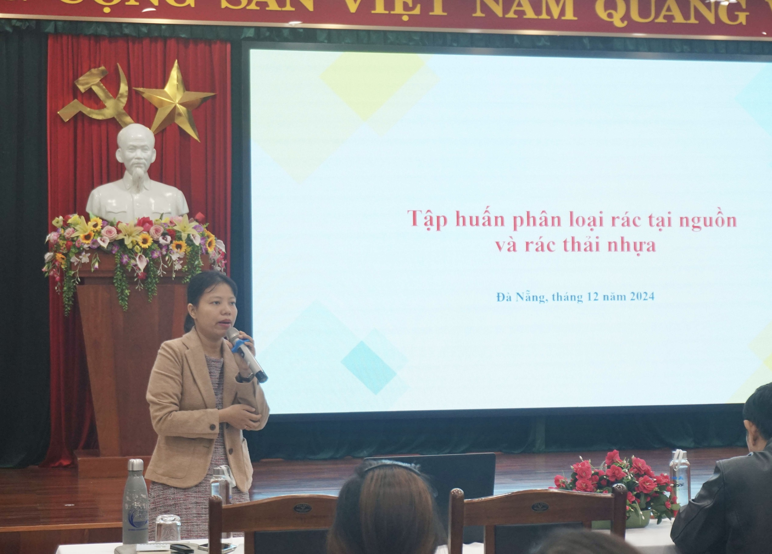 Hội Nông dân Đà Nẵng tập huấn mô hình “Đưa rác vào bờ, giảm thiểu rác thải nhựa trên biển” - Ảnh 3.