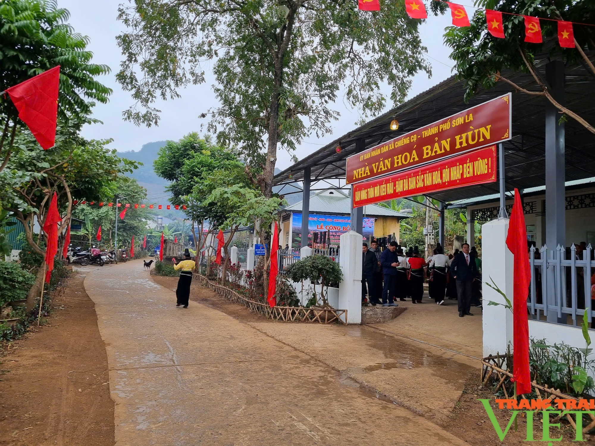 Đời sống, văn hóa nông thôn ở bản Hùn ngày càng được nâng cao - Ảnh 1.