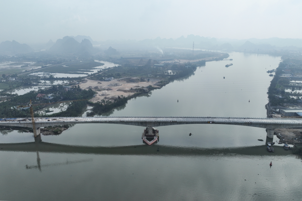 Thông tuyến cây cầu thứ 4 nối Quảng Ninh với Hải Phòng trước Tết Nguyên đán 2025- Ảnh 2.