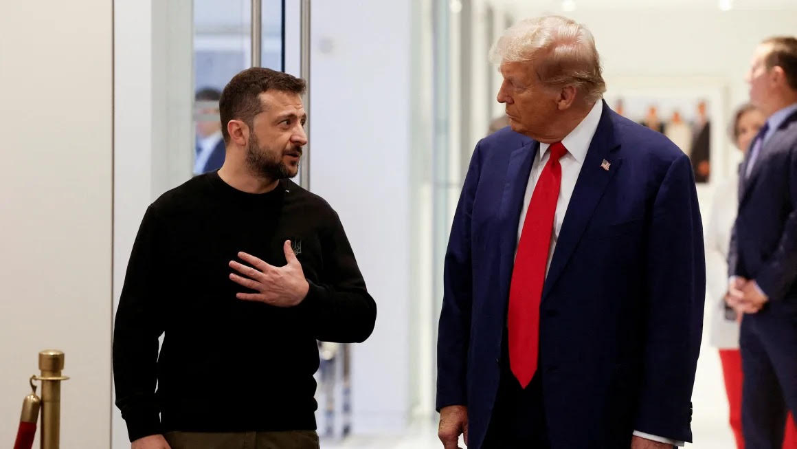 Nhà báo Ireland nói ông Trump 'giáng đòn đau' vào ông Zelensky - Ảnh 1.