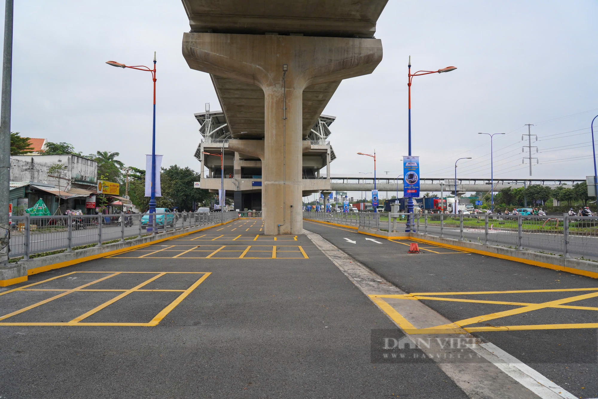 Tất bật thi công tại loạt nhà xe kết nối Metro 1 - Ảnh 7.