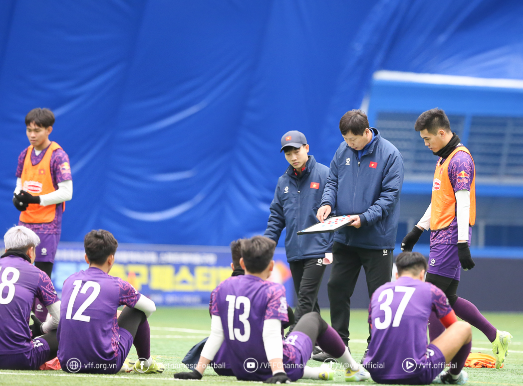 ĐT Việt Nam chia tay 7 ngôi sao, HLV Kim Sang Sik gửi 'mật thư' đến Nguyễn Xuân Son trước AFF Cup