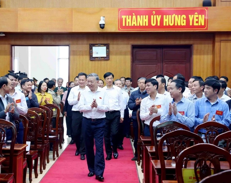 Tổng Bí thư Tô Lâm tiếp xúc cử tri tại Hưng Yên sau Kỳ họp thứ 8- Ảnh 1.