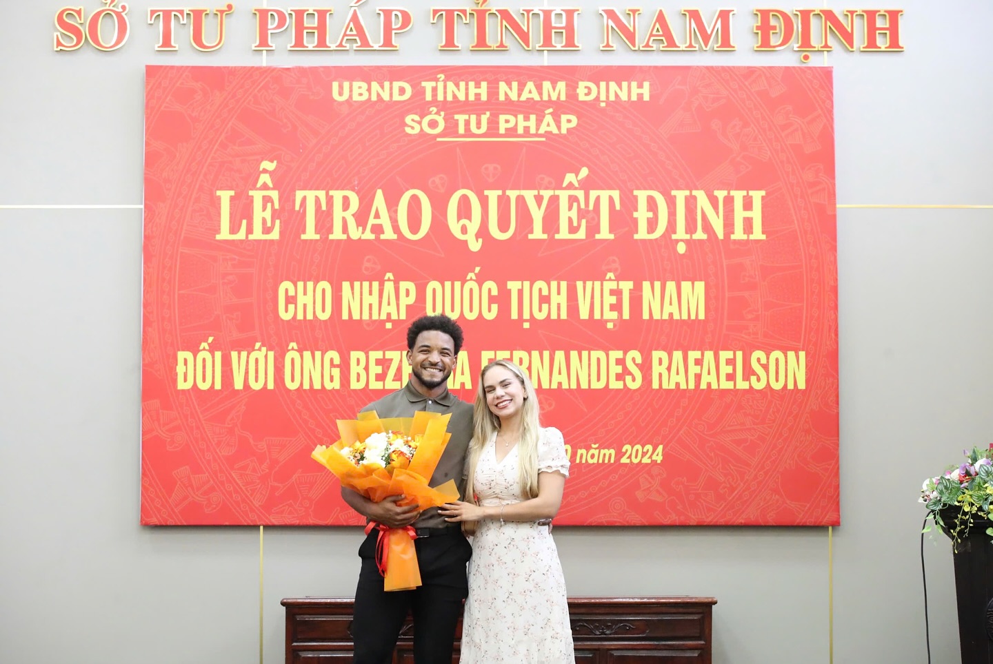 Bà xã Nguyễn Xuân Son: Là hậu phương vững chắc, sẵn sàng "đi khắp bốn phương" cùng chồng - Ảnh 10.