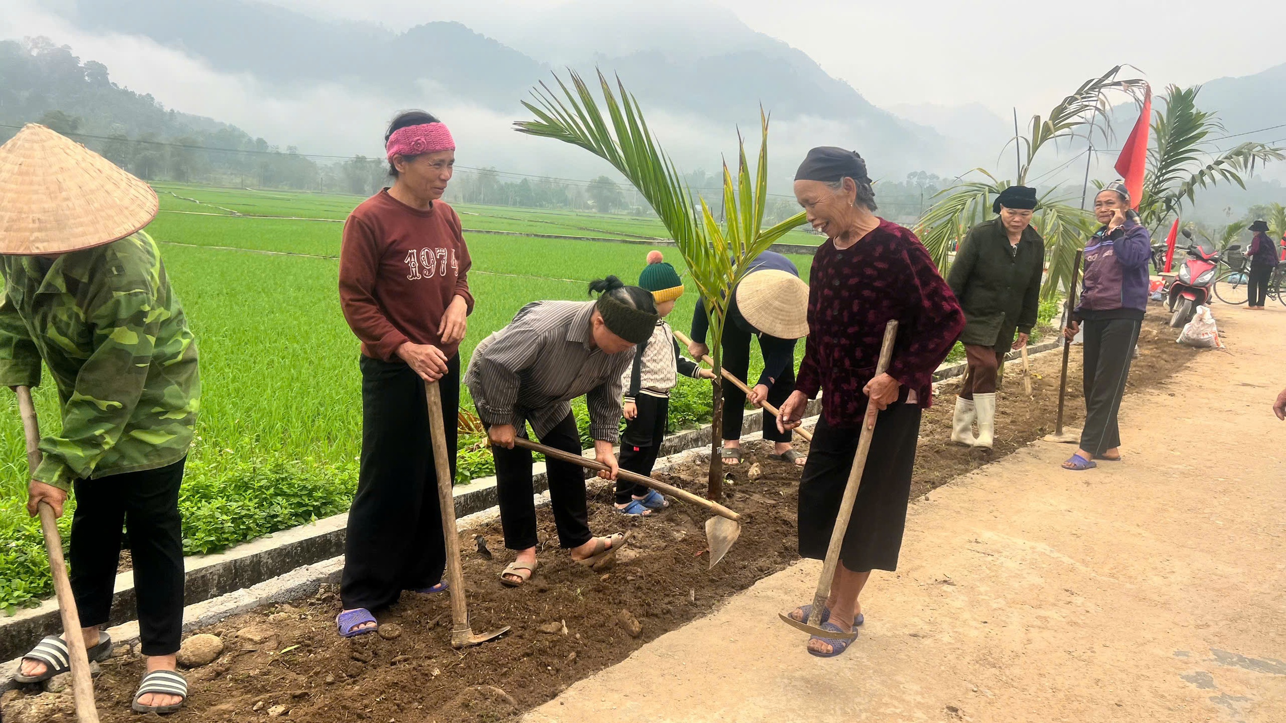 Hà Giang tăng tốc, bứt phá về đích xây dựng NTM giai đoạn 2021-2025- Ảnh 3.