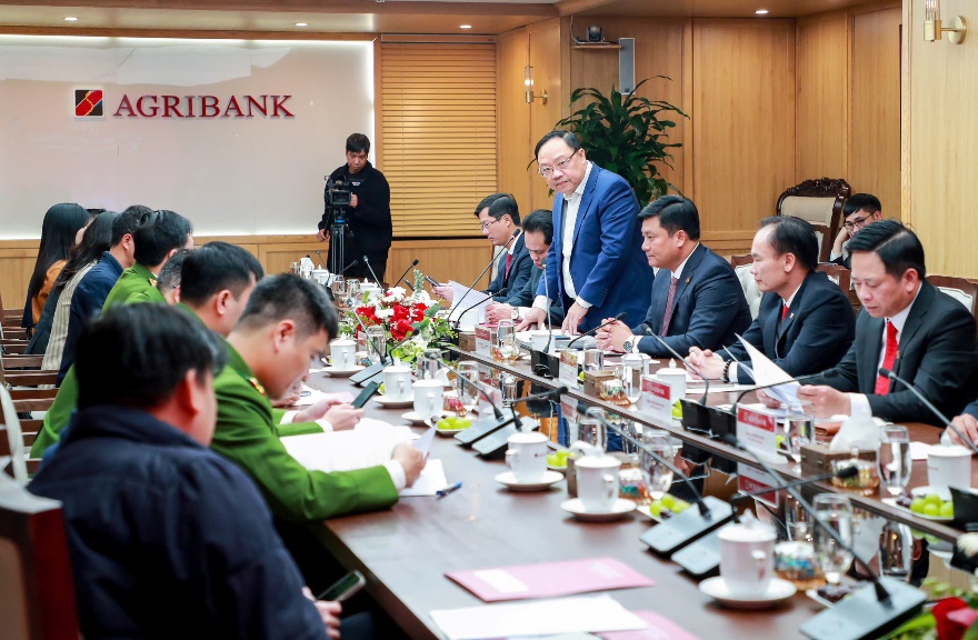 Agribank và Trung tâm RAR - Bộ Công an ký kết triển khai dịch vụ xác thực điện tử qua VNeID trên Agribank Plus - Ảnh 3.