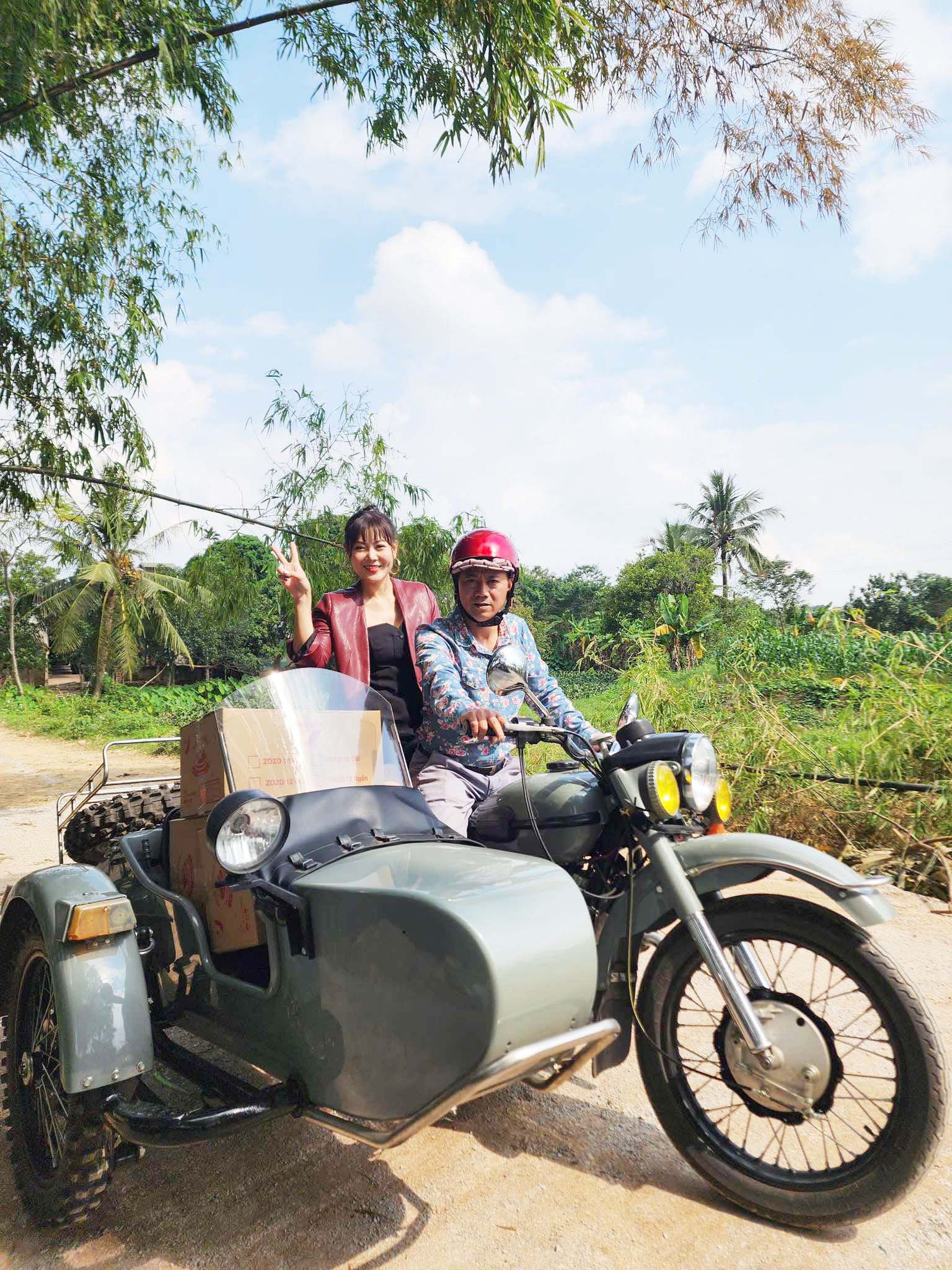 Nghệ sĩ Ưu tú Chí Trung tiết lộ, chạy show diễn hài từ Táo quân đến “Đại gia chân đất”- Ảnh 1.