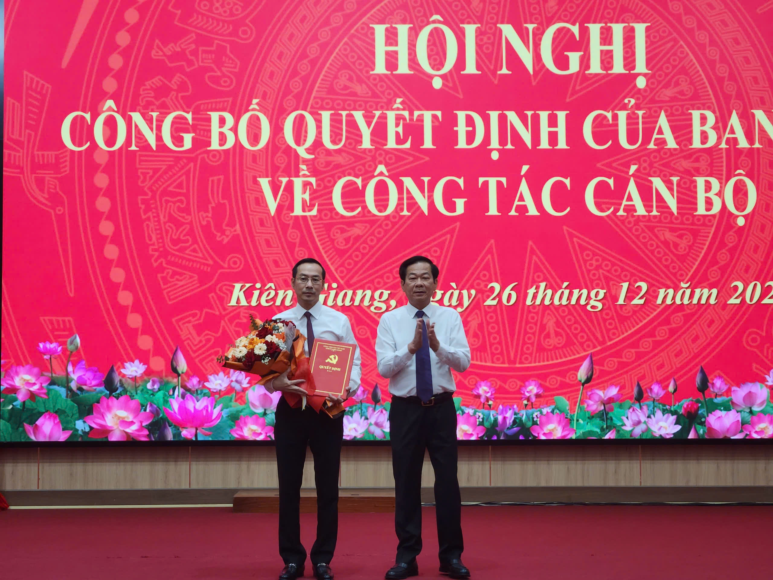 Ông Nguyễn Thanh Nhàn được Ban Bí thư chuẩn y giữ chức Phó Bí thư Tỉnh ủy Kiên Giang- Ảnh 1.