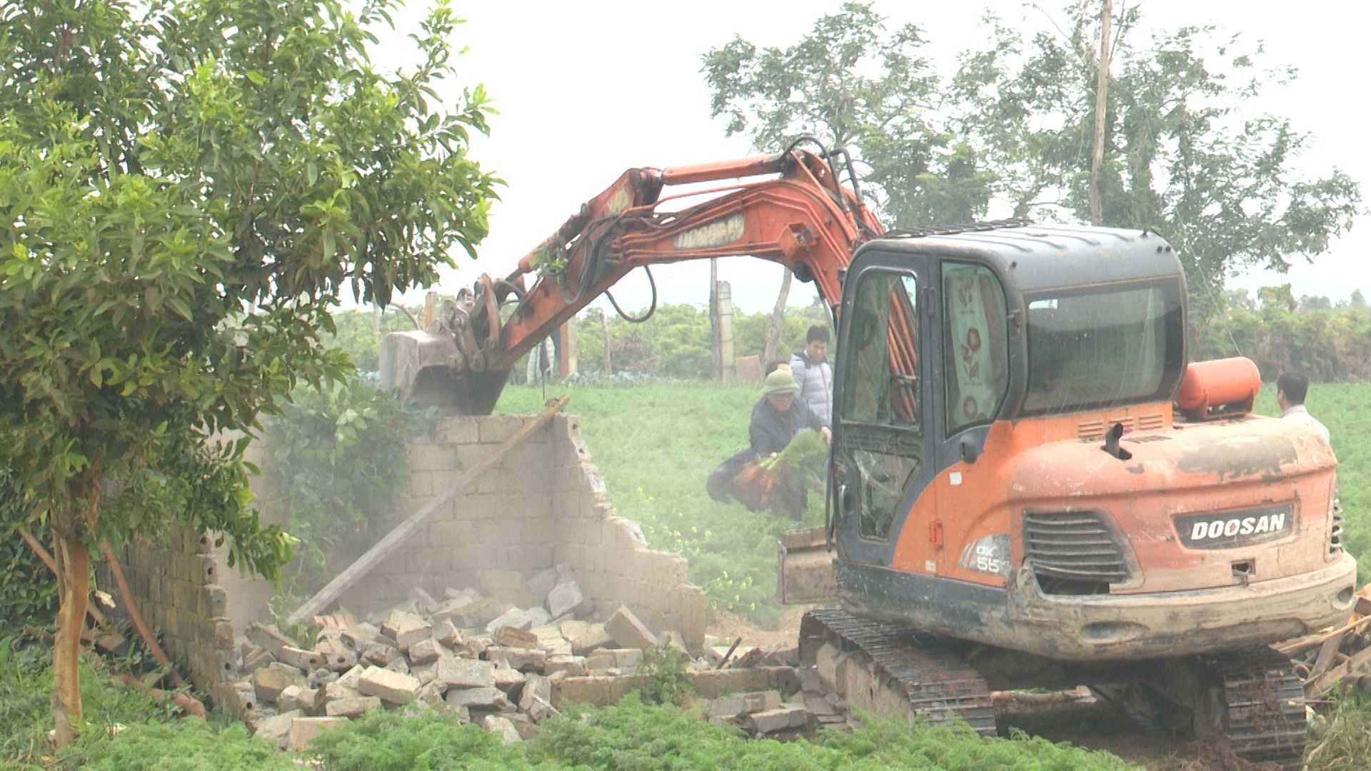 Huyện Gia Bình (Bắc Ninh) cưỡng chế thu hồi đất thực hiện Dự án cảng vận chuyển hàng hóa xã Cao Đức - Ảnh 2.