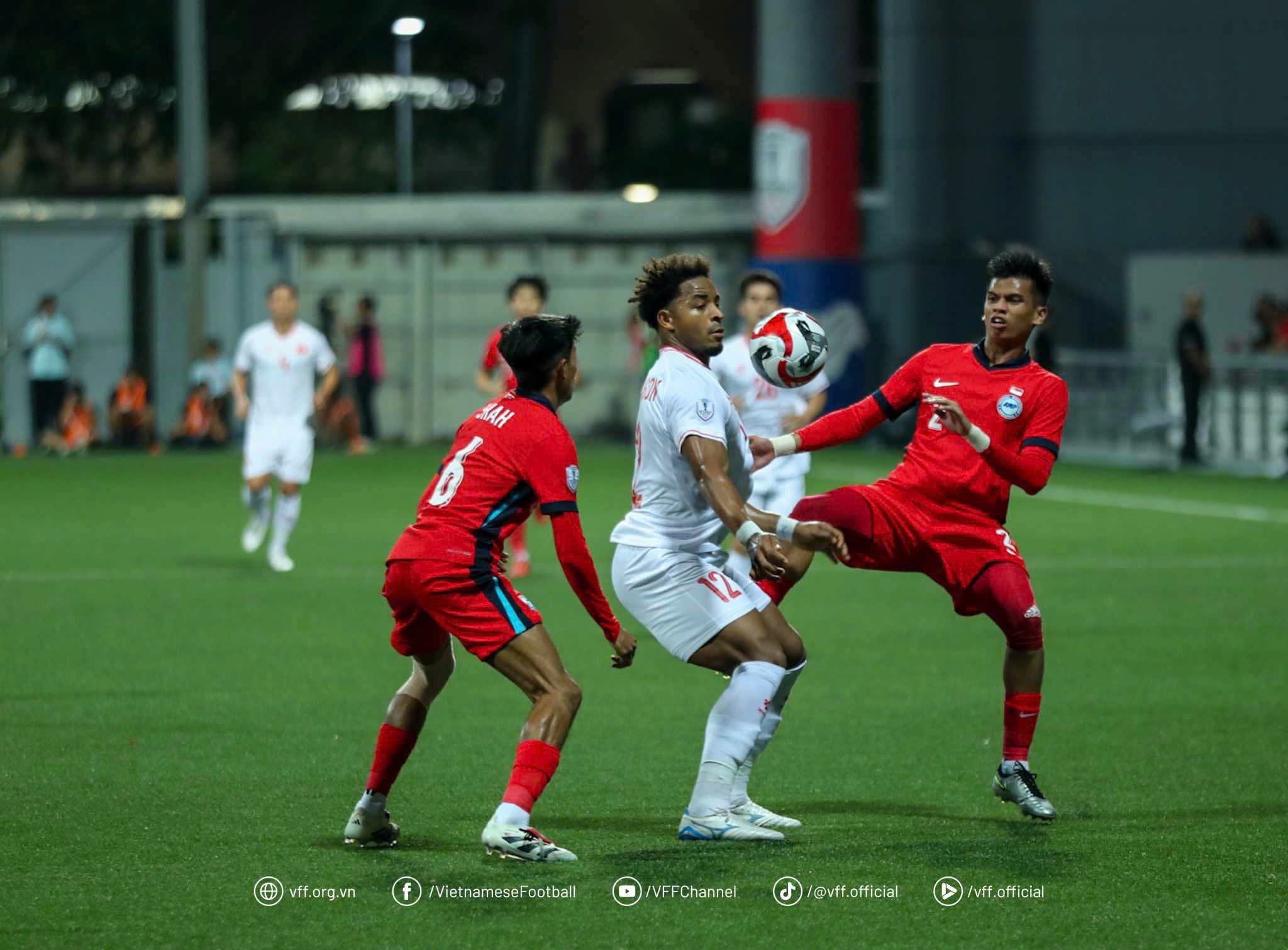 “Nguyễn Xuân Son đang mang đến những giá trị vượt khuôn khổ ASEAN Cup 2024” - Ảnh 1.