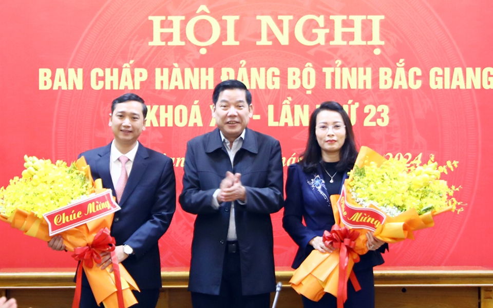 Ông Lê Thanh Vân bật loa ngoài chứng minh gọi can thiệp tới Bí thư Tỉnh uỷ Quảng Ninh- Ảnh 3.