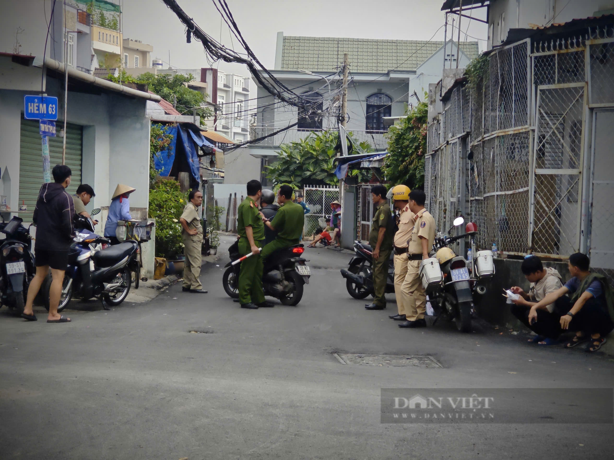 Cháy nhà trọ ở TP.Thủ Đức 2 người tử vong, nghi có người đốt rác cháy lan sang phòng trọ - Ảnh 2.