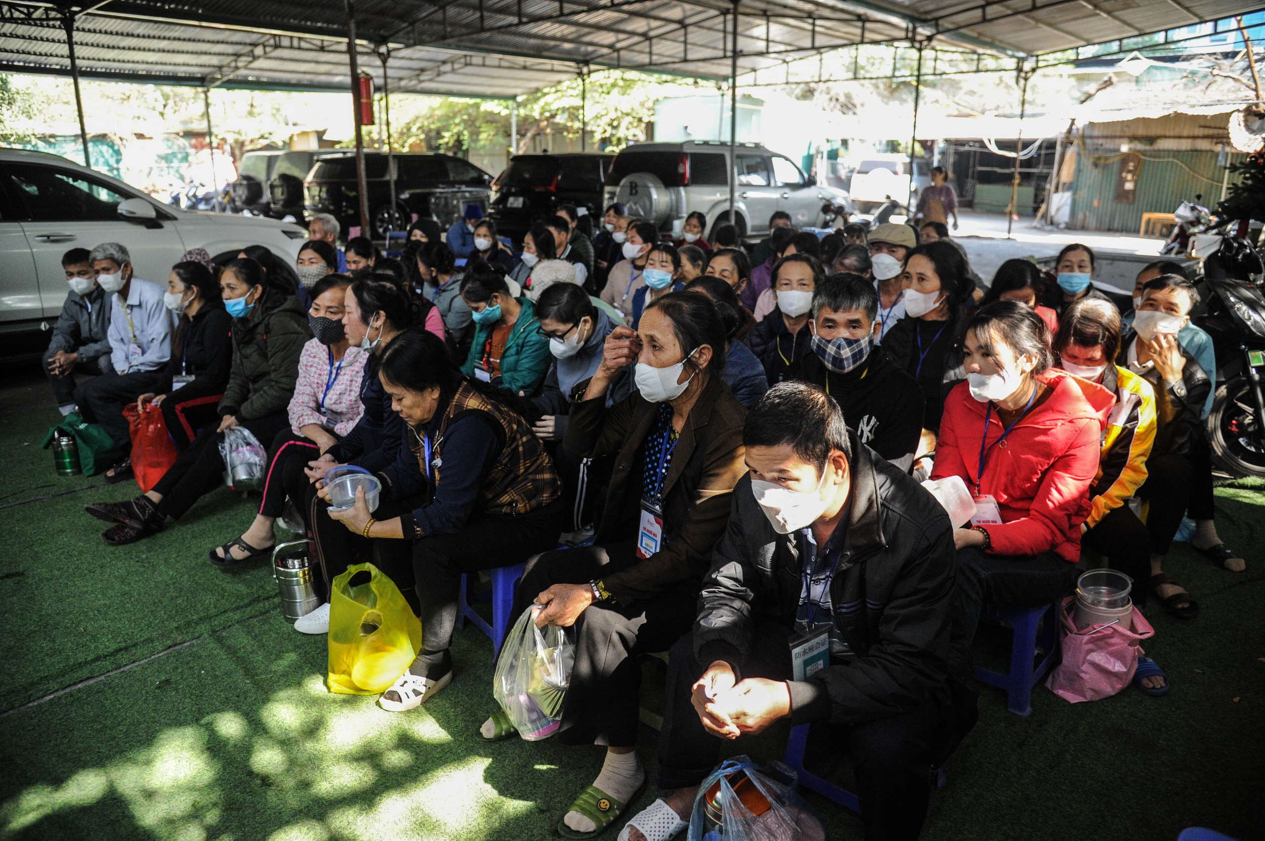 Bữa Cơm Yêu Thương số 87: Nắng ấm nhân ái trong mùa Đông giá rét giữa lòng Thủ đô - Ảnh 22.