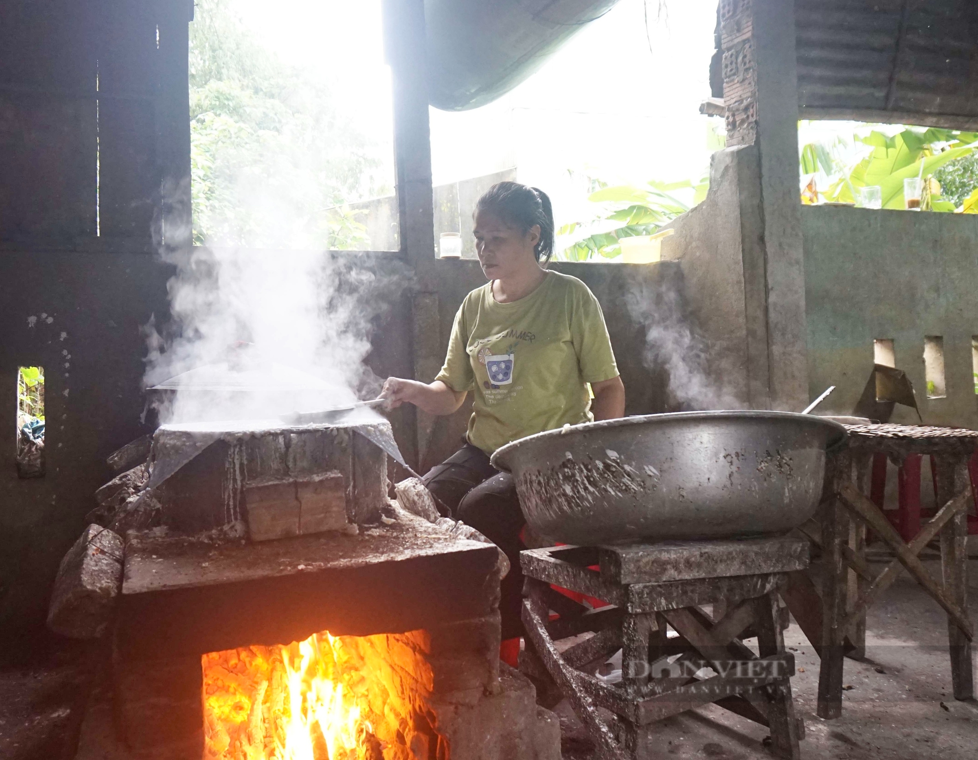 Người dân làng cổ ở Đà Nẵng đỏ lửa cả ngày đêm, chuẩn bị đặc sản bán dịp Tết - Ảnh 3.