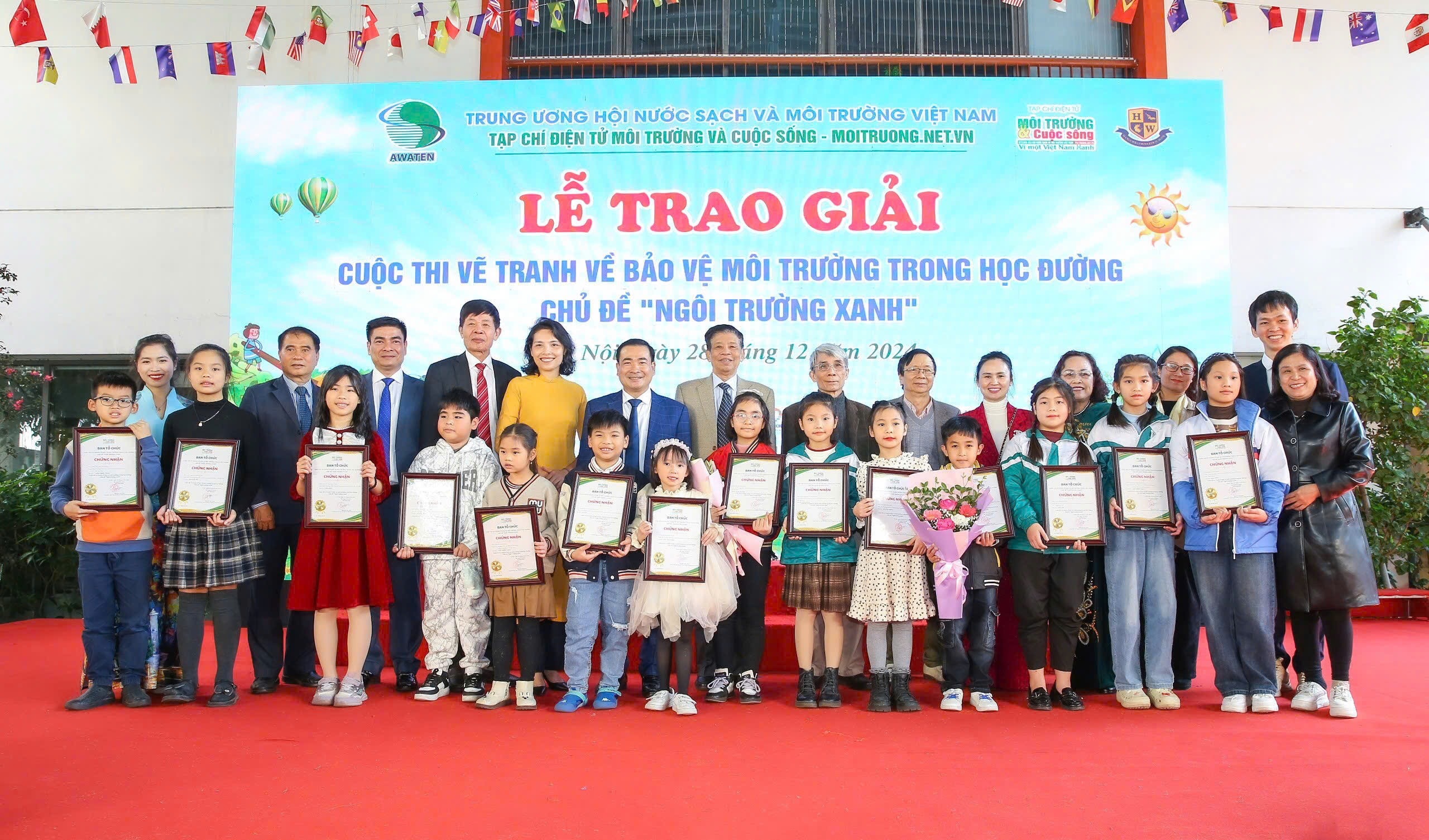 Trao giải Cuộc thi vẽ tranh về bảo vệ môi trường với chủ đề "Ngôi trường xanh" - Ảnh 3.