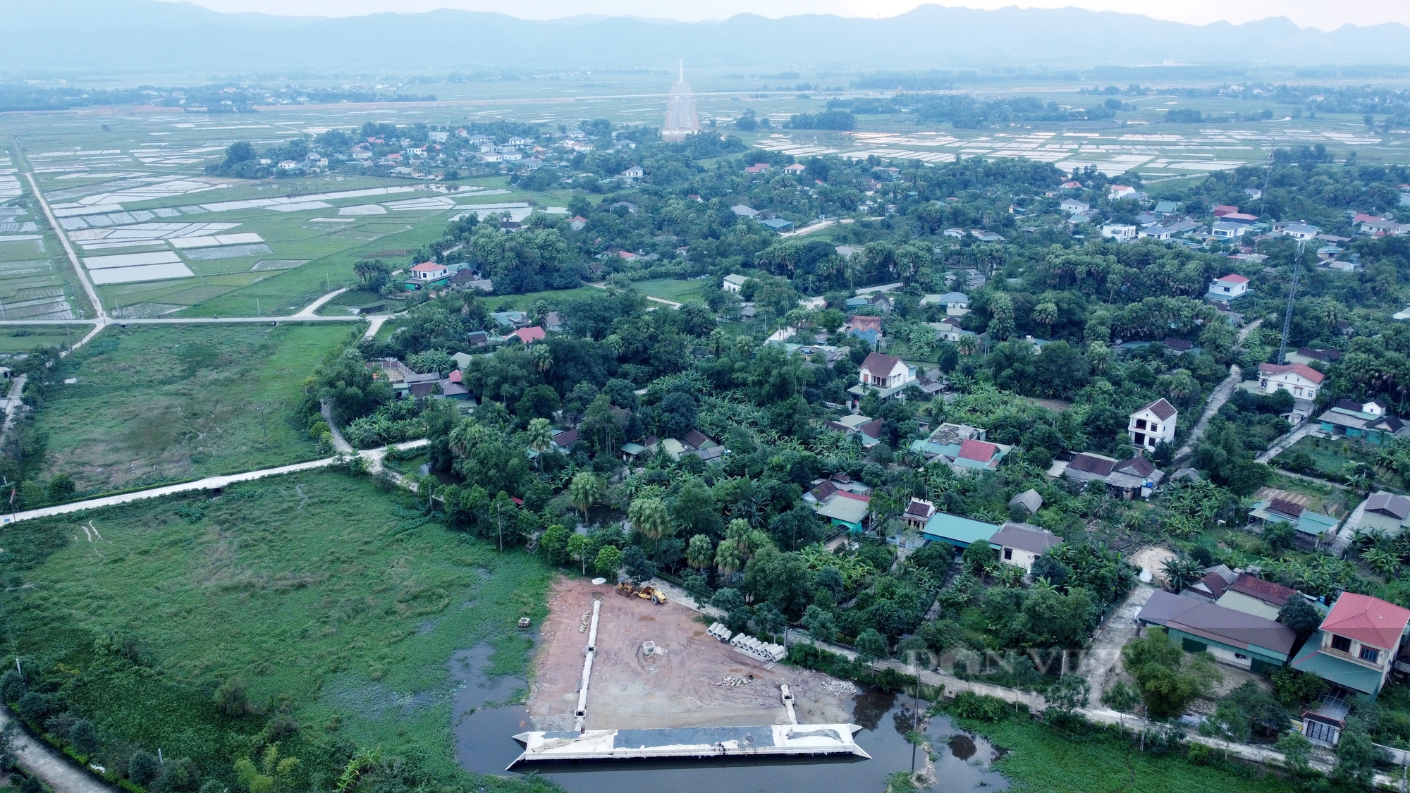 Hà Tĩnh: Dự án đường 575 tỷ đồng “lỡ hẹn” tiến độ vì vướng khu dân cư - Ảnh 5.