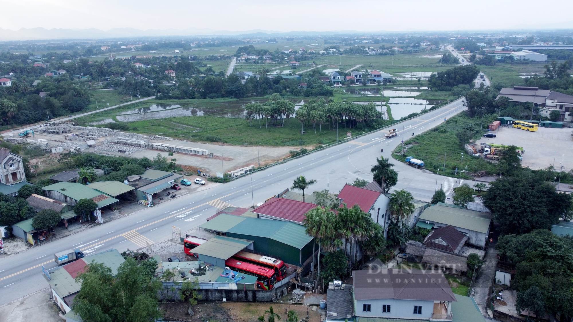 Hà Tĩnh: Dự án đường 575 tỷ đồng “lỡ hẹn” tiến độ vì vướng khu dân cư - Ảnh 2.