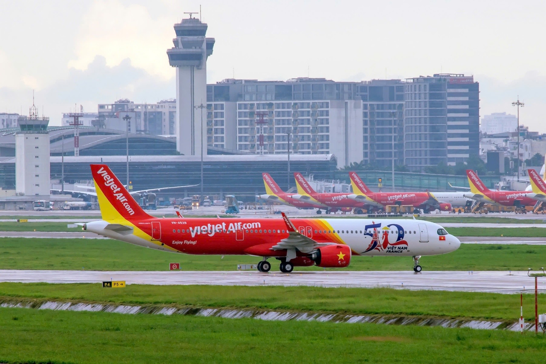 Siêu khuyến mại Vietjet: Bay khắp thế giới, làm mới chính mình với giá siêu ưu đãi