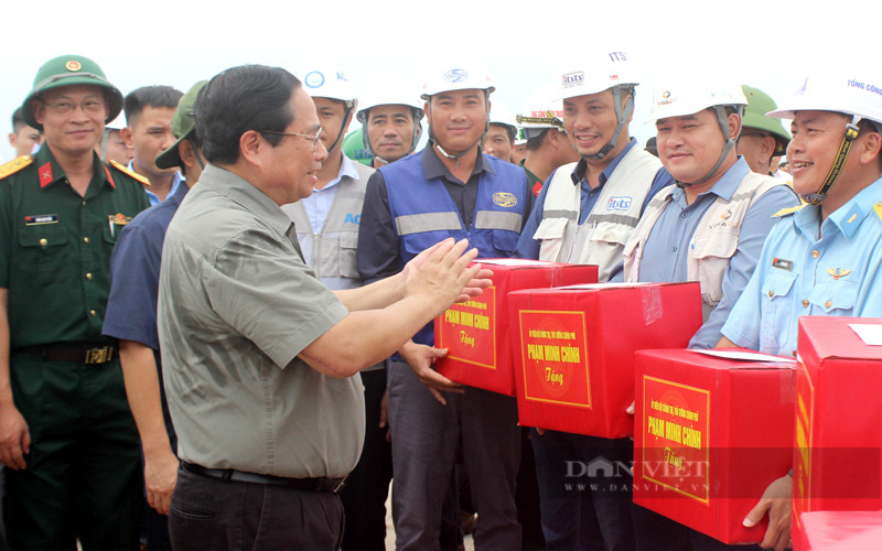 Thủ tướng Phạm Minh Chính lần thứ 3 kiểm tra tiến độ sân bay Long Thành - Ảnh 4.