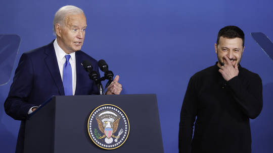 Nga phẫn nộ về 'món quà' phút chót ông Biden dành cho Ukraine - Ảnh 1.