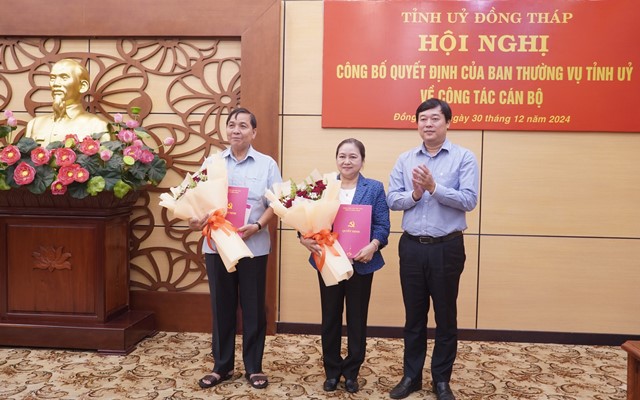 Các Trưởng Ban của Tỉnh ủy, Giám đốc Sở xin nghỉ hưu trước tuổi khi tinh gọn bộ máy