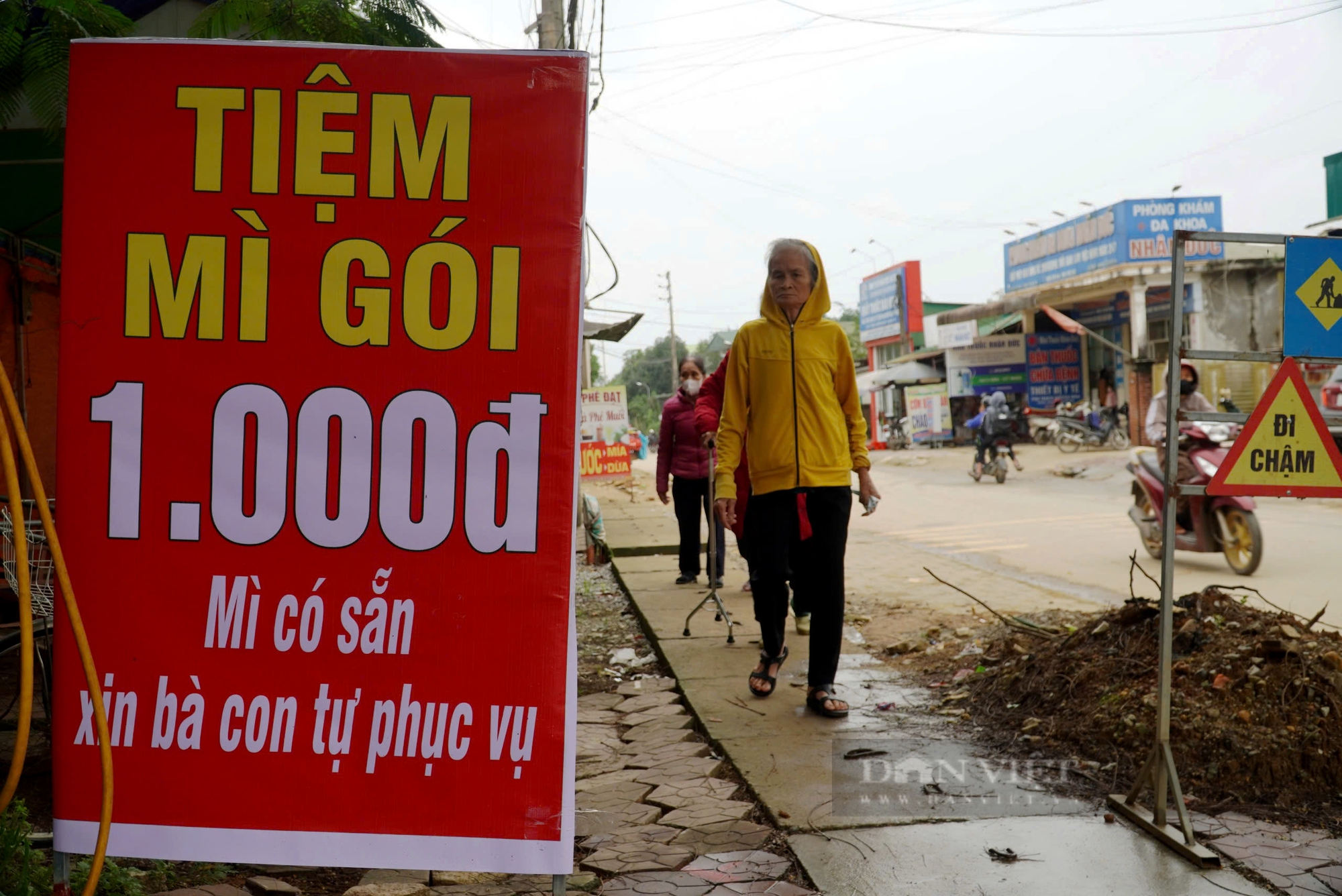 Hà Tĩnh: Tiệm mì gói 1.000 đồng phục vụ bệnh nhân và người lao động nghèo - Ảnh 6.