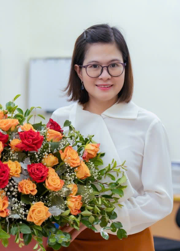 Bác sĩ Hoàng Thu Trang: "Chị em đang lạm dụng quá nhiều mỹ phẩm và thực phẩm chức năng" - Ảnh 2.